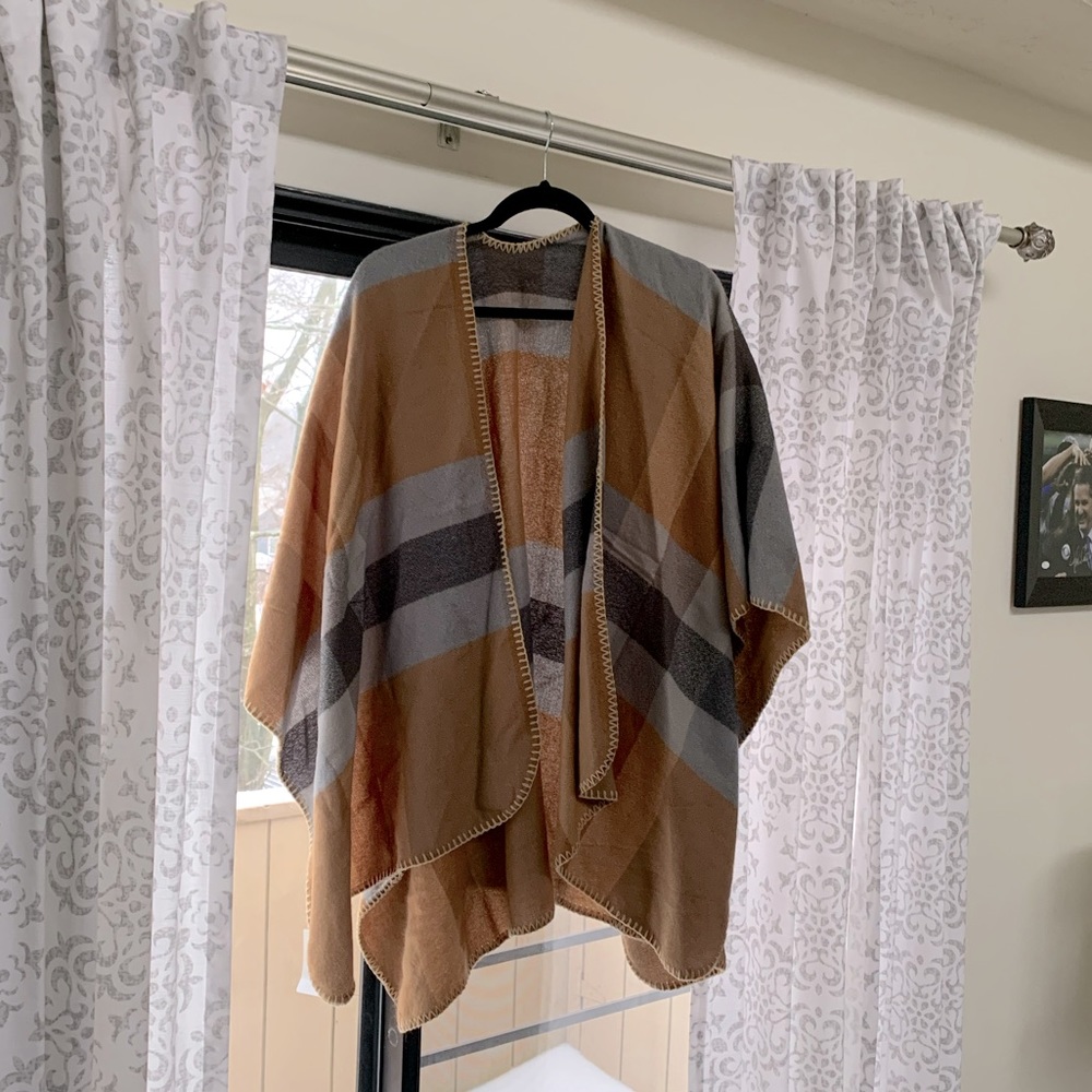 Women’s cape
